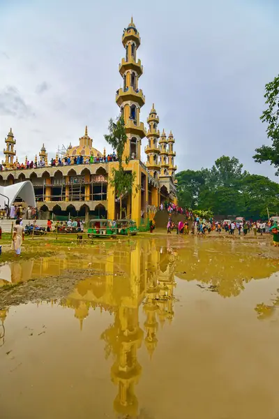 201 Dome Mosque and minaret reflected in water