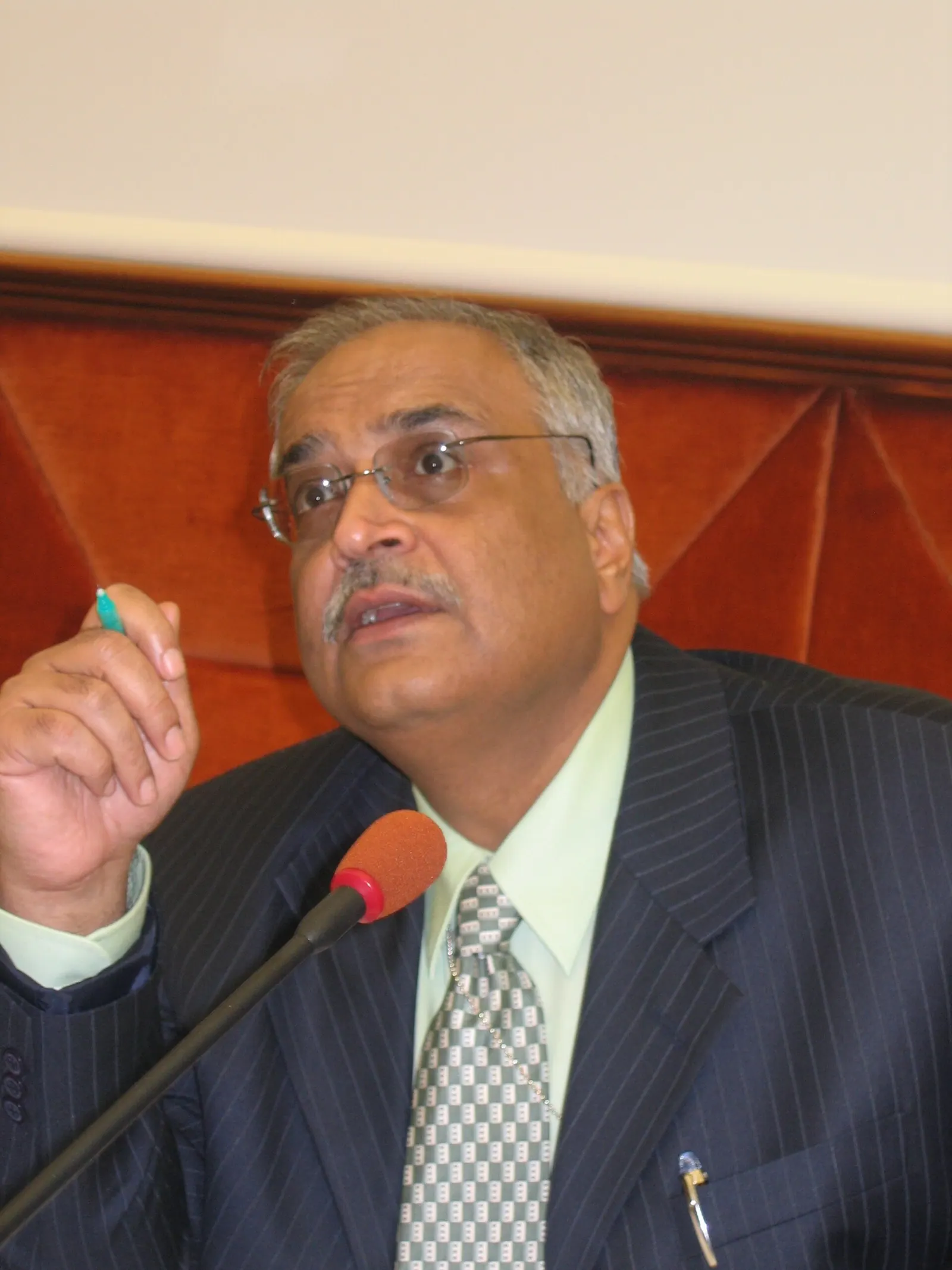 দেবপ্রিয় ভট্টাচার্য