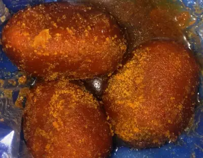 Close-up of Porabarir chomchom
