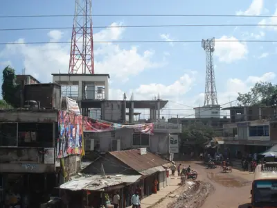 Taltola Chattar, Sakhipur town